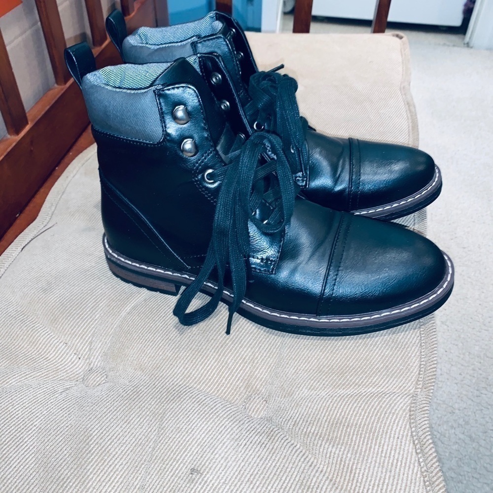Goodfellows Men's Jeffrey Cap Toe Boots. - Picture 2 of 14
